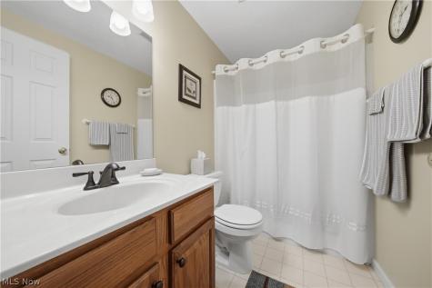 1652 Southpointe Circle NE Canton OH 44714