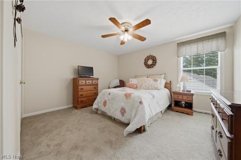 1652 Southpointe Circle NE Canton OH 44714