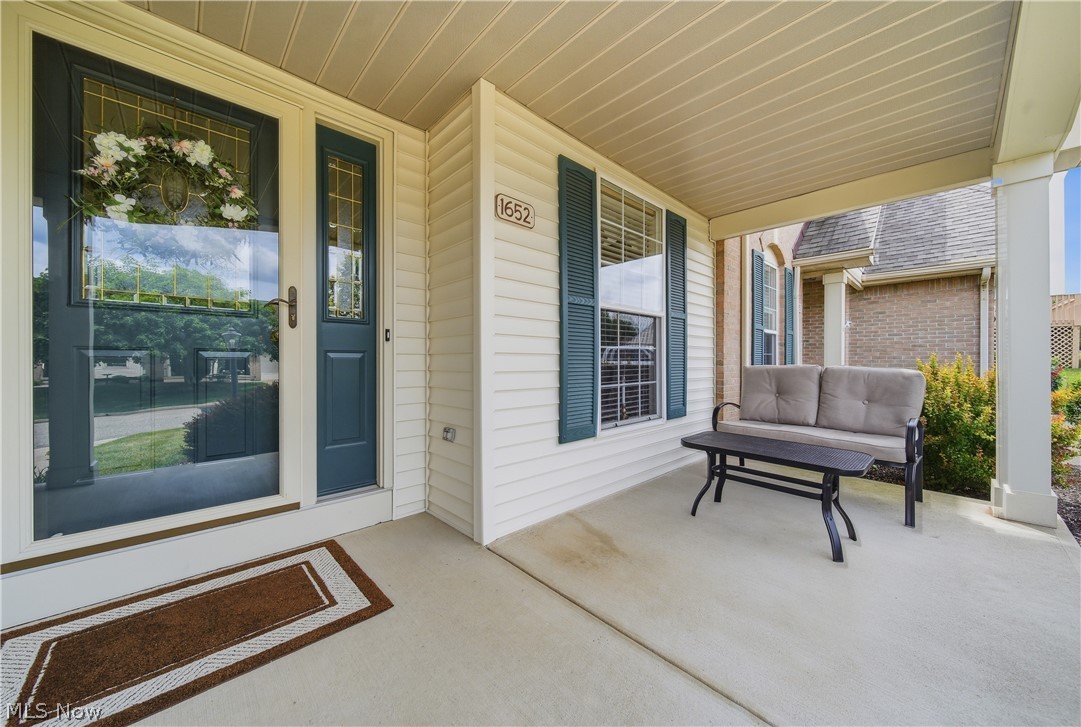 1652 Southpointe Circle NE Canton OH 44714