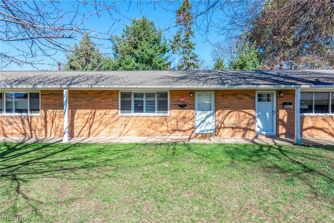 21872 River Oaks Drive Rocky River OH 44116