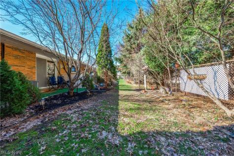 21872 River Oaks Drive Rocky River OH 44116
