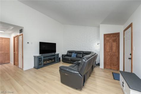 21872 River Oaks Drive Rocky River OH 44116