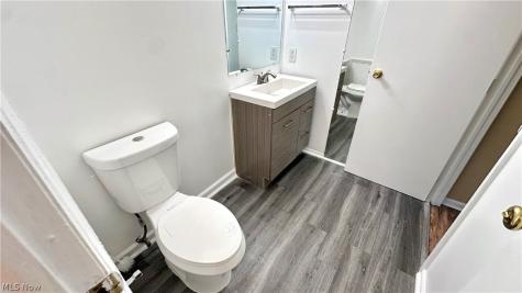 24 Washington Square Euclid OH 44143