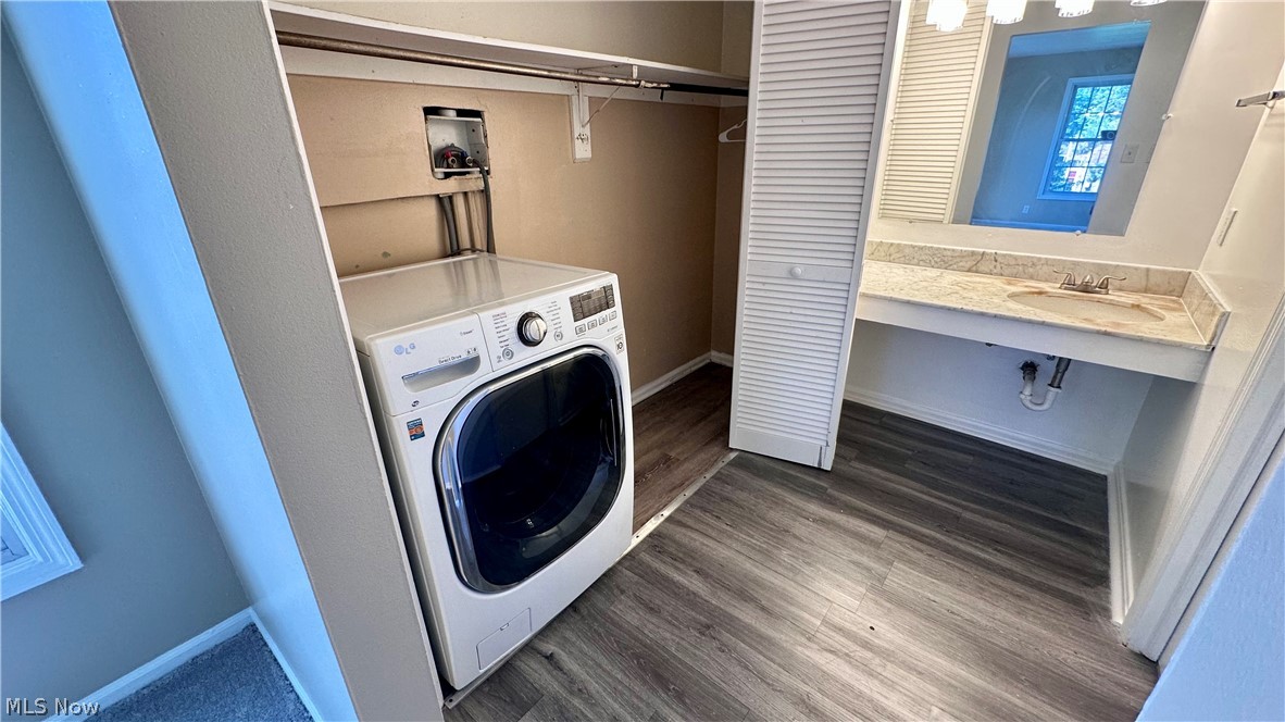 24 Washington Square Euclid OH 44143
