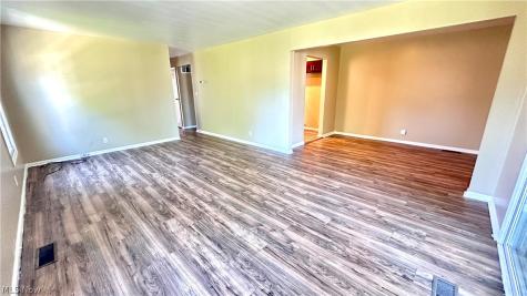 24 Washington Square Euclid OH 44143
