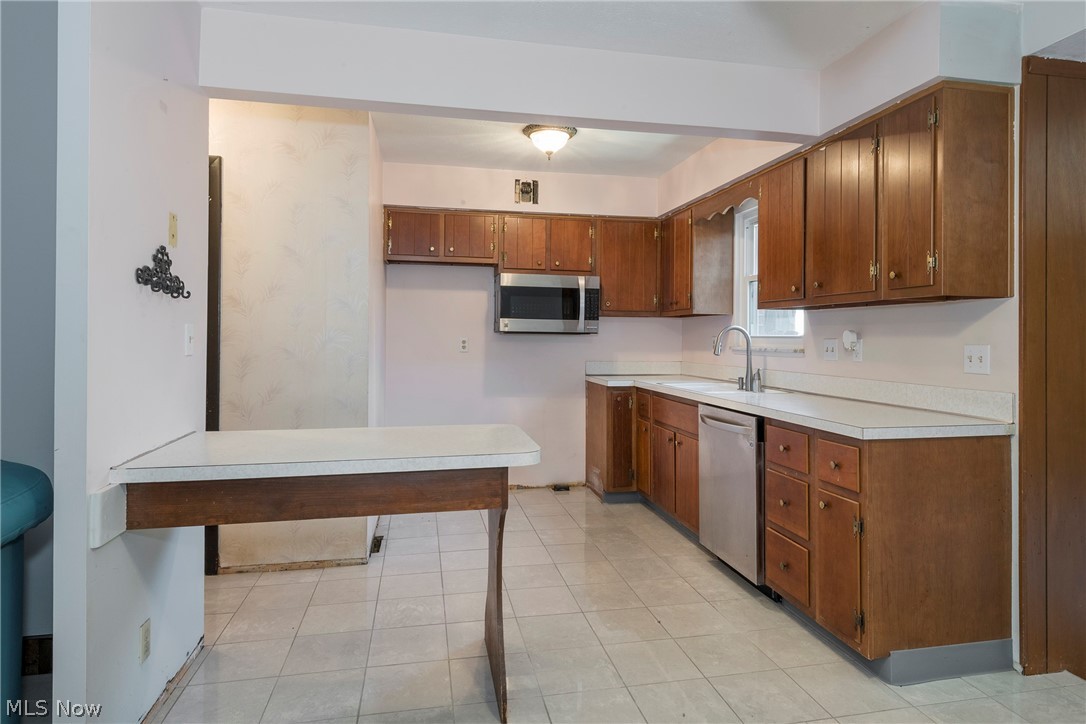 6484 State Road Parma OH 44134
