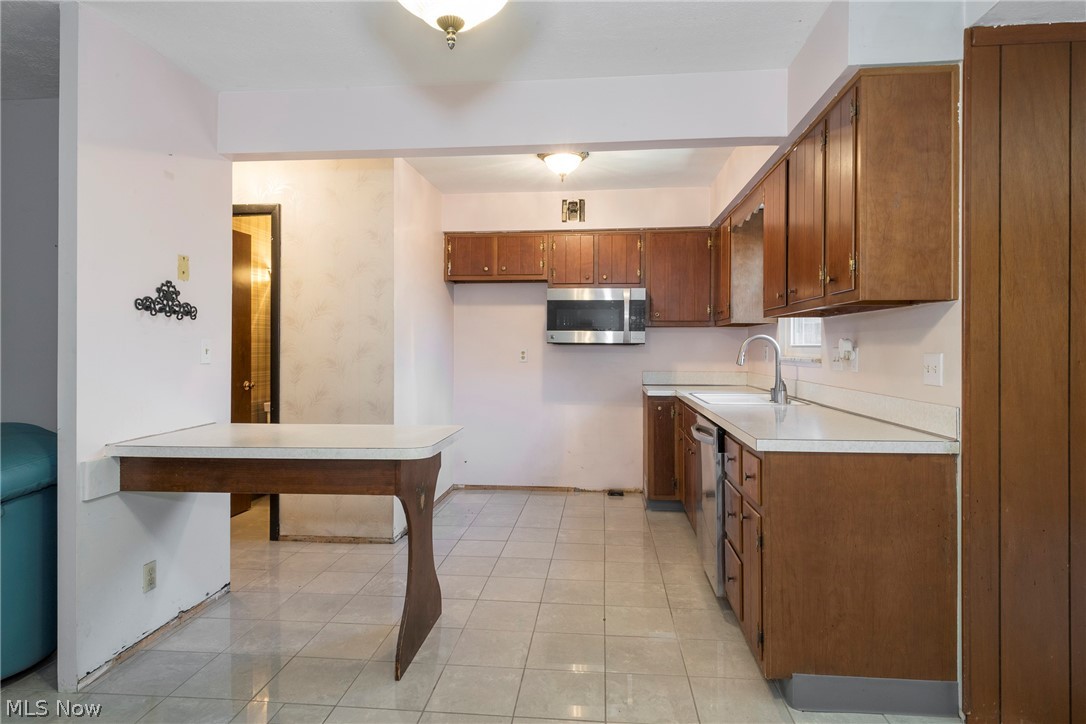 6484 State Road Parma OH 44134