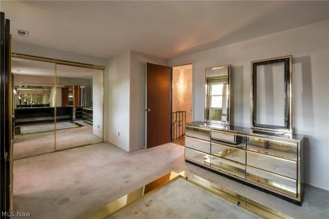 6484 State Road Parma OH 44134