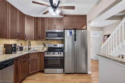 1285 Leeward Lane Willoughby OH 44094
