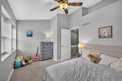 1285 Leeward Lane Willoughby OH 44094