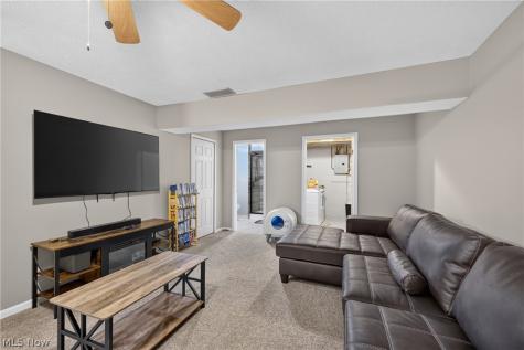 1285 Leeward Lane Willoughby OH 44094