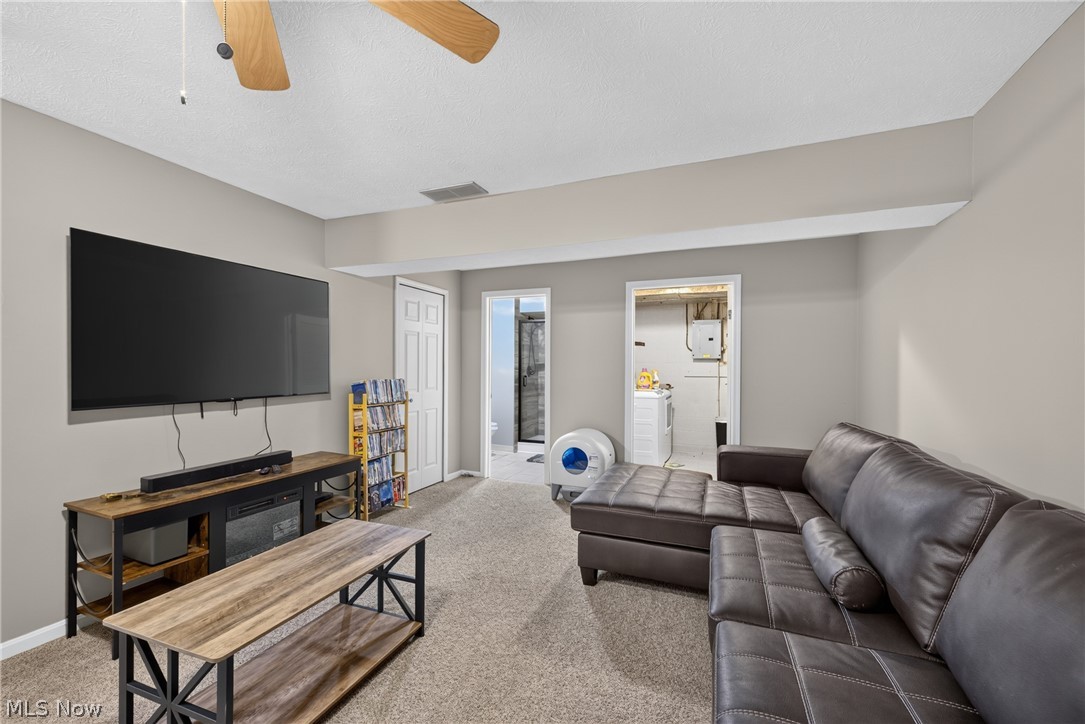 1285 Leeward Lane Willoughby OH 44094