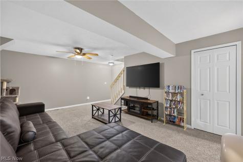1285 Leeward Lane Willoughby OH 44094