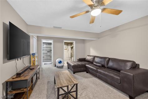 1285 Leeward Lane Willoughby OH 44094