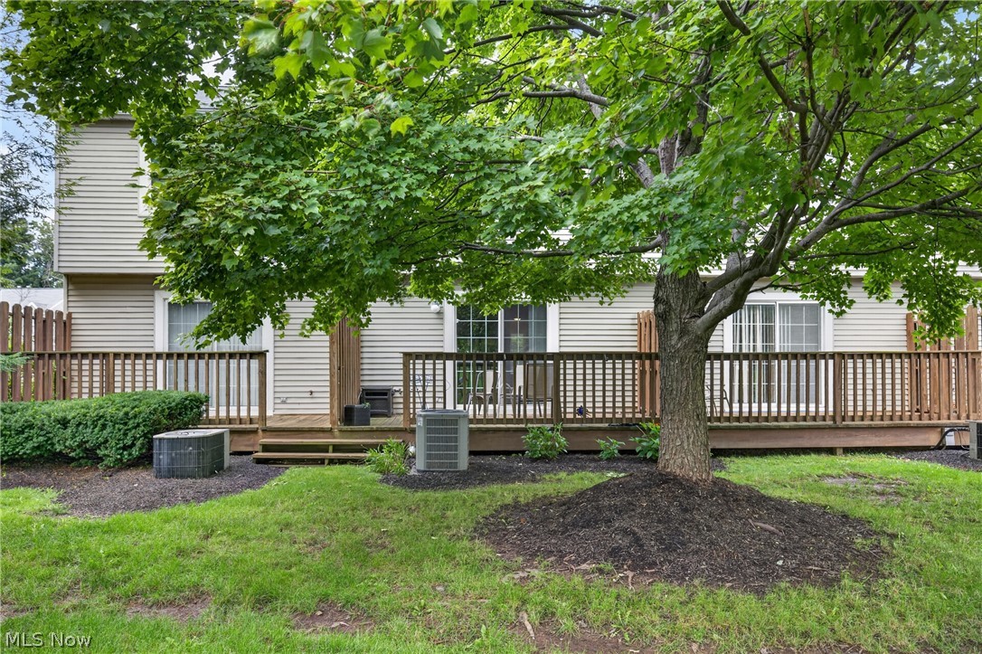 1285 Leeward Lane Willoughby OH 44094
