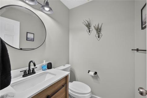 1285 Leeward Lane Willoughby OH 44094