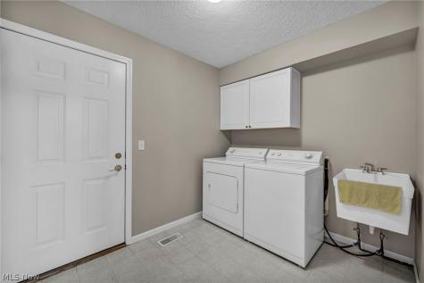 3205 Village Green Drive Westlake OH 44145