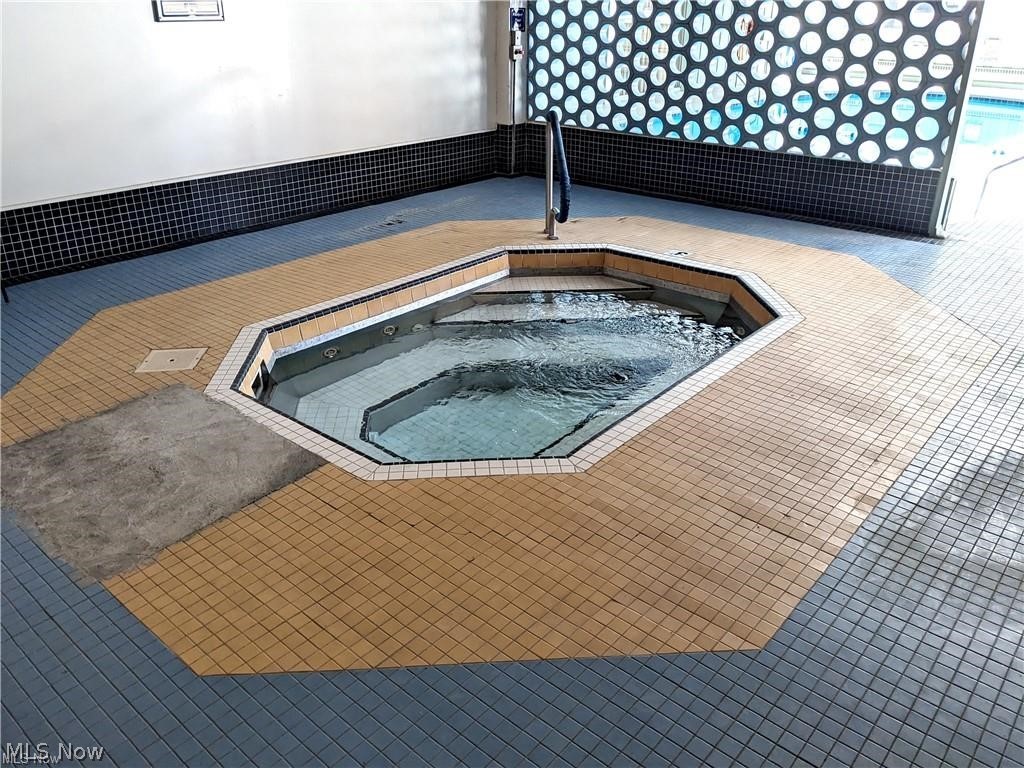 10301 Lake Avenue Cleveland OH 44102