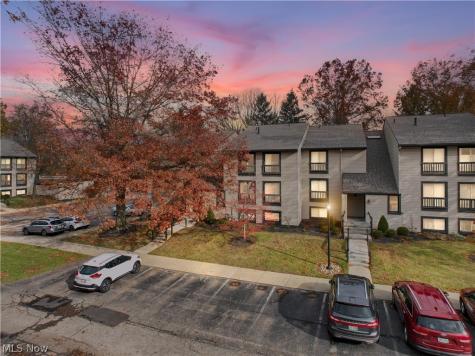 6330 Greenwood Sagamore Hills OH 44067