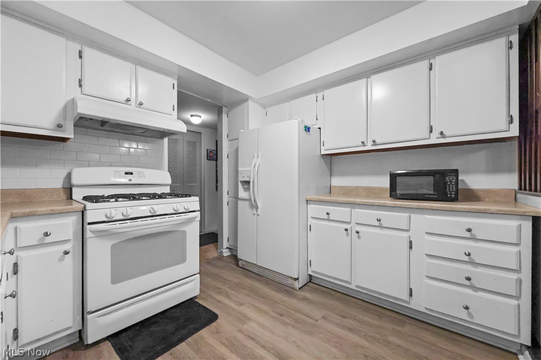 6330 Greenwood Sagamore Hills OH 44067