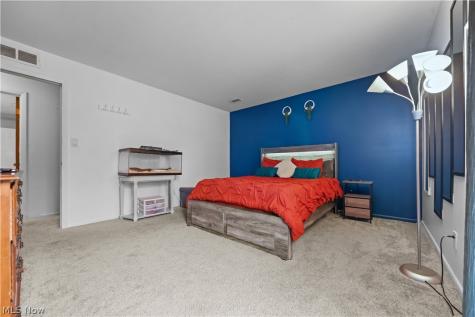 6330 Greenwood Sagamore Hills OH 44067