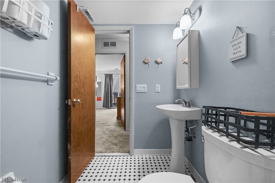 6330 Greenwood Sagamore Hills OH 44067
