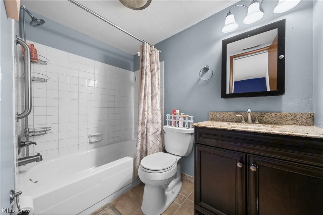 6330 Greenwood Sagamore Hills OH 44067