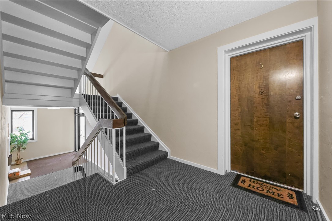6330 Greenwood Sagamore Hills OH 44067
