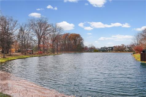 6330 Greenwood Sagamore Hills OH 44067
