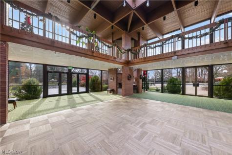 6330 Greenwood Sagamore Hills OH 44067