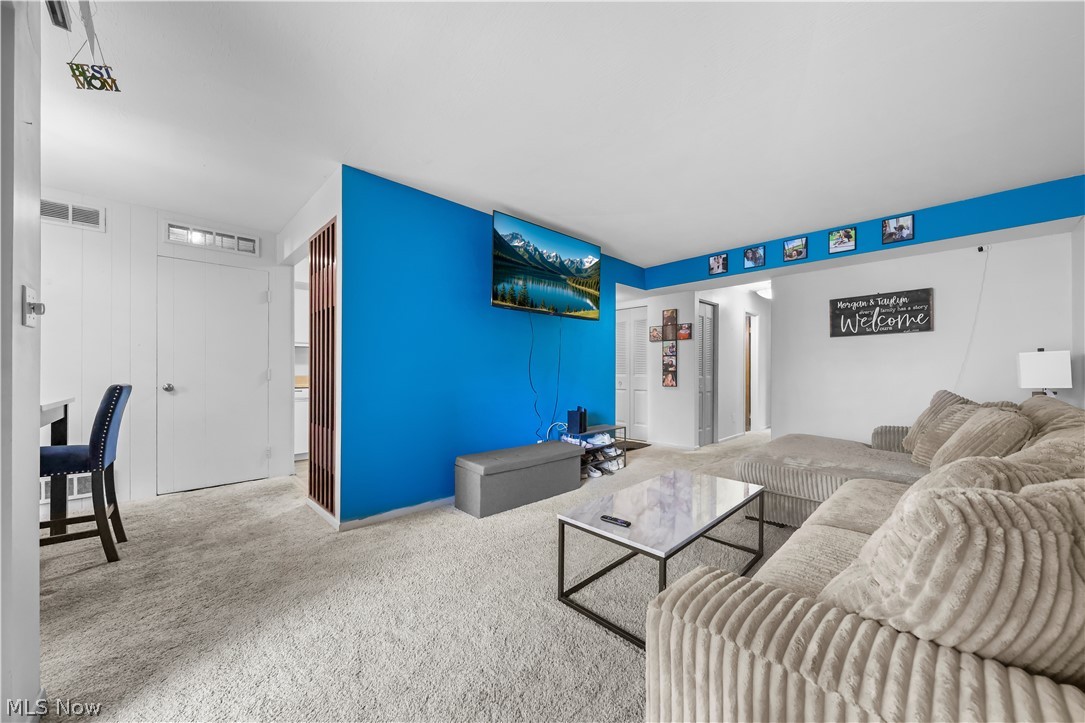 6330 Greenwood Sagamore Hills OH 44067