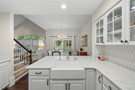 3061 Macintosh Drive Westlake OH 44145