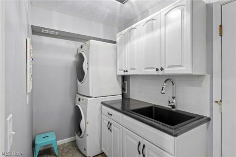 3061 Macintosh Drive Westlake OH 44145