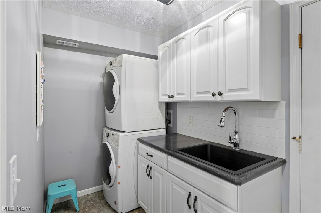 3061 Macintosh Drive Westlake OH 44145