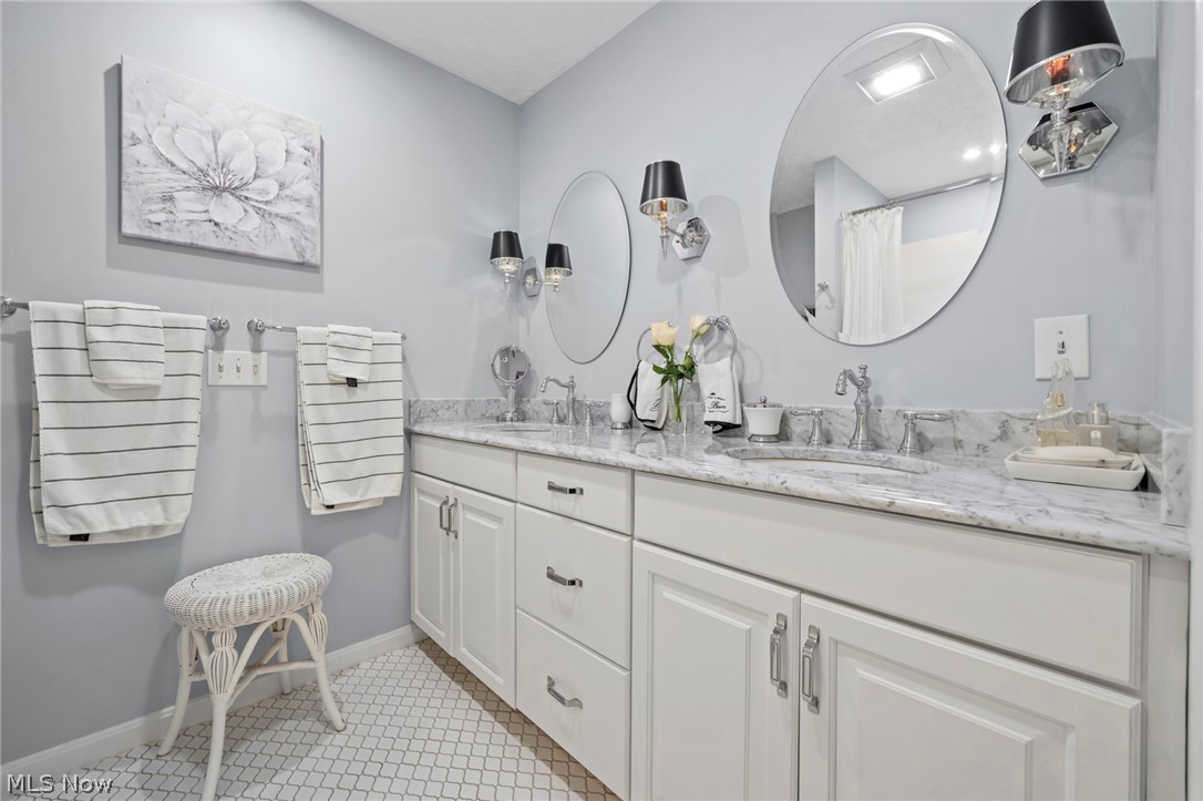 3061 Macintosh Drive Westlake OH 44145