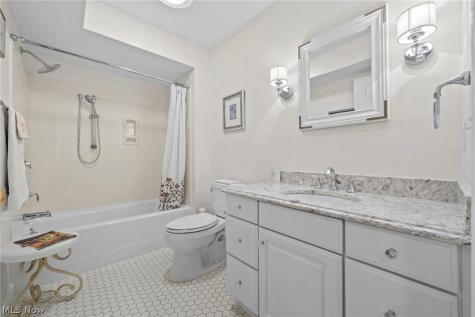 3061 Macintosh Drive Westlake OH 44145