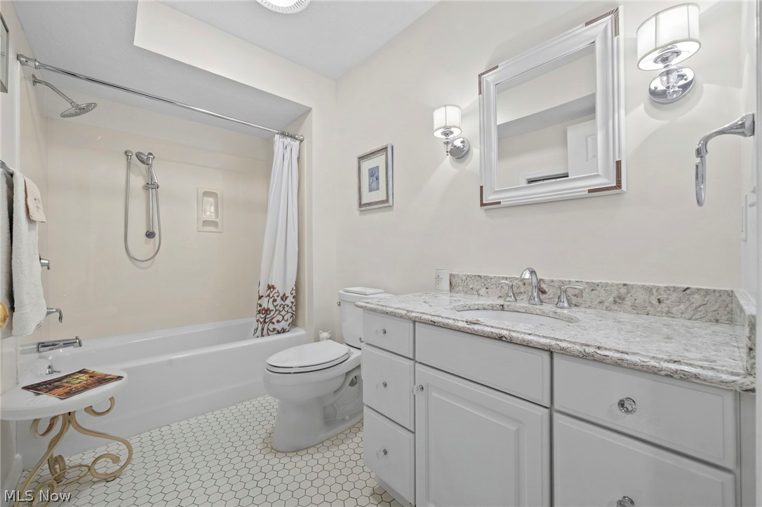 3061 Macintosh Drive Westlake OH 44145