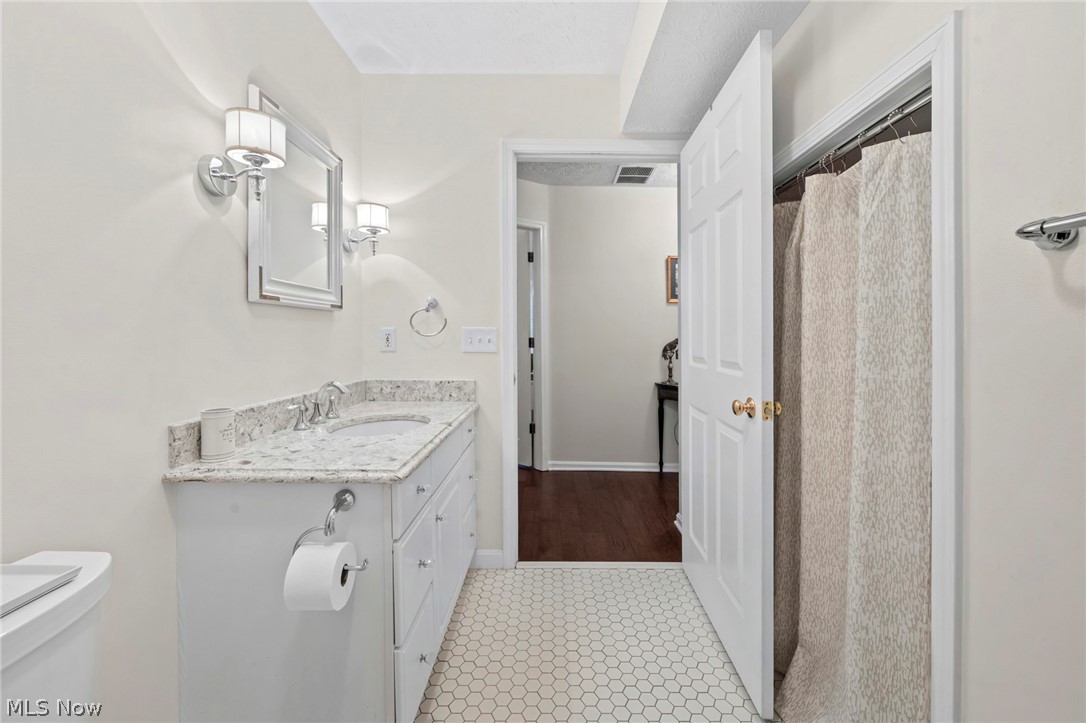 3061 Macintosh Drive Westlake OH 44145