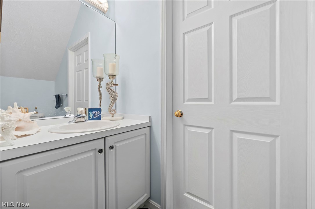 3061 Macintosh Drive Westlake OH 44145