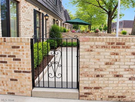 621 Tollis Parkway Broadview Heights OH 44147