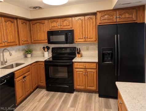 621 Tollis Parkway Broadview Heights OH 44147