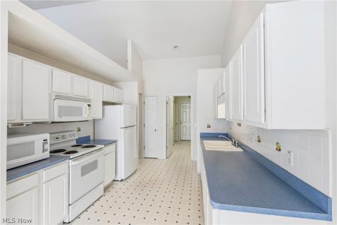 408 W Reserve Drive Cuyahoga Falls OH 44223