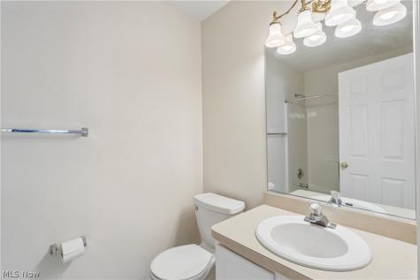 408 W Reserve Drive Cuyahoga Falls OH 44223