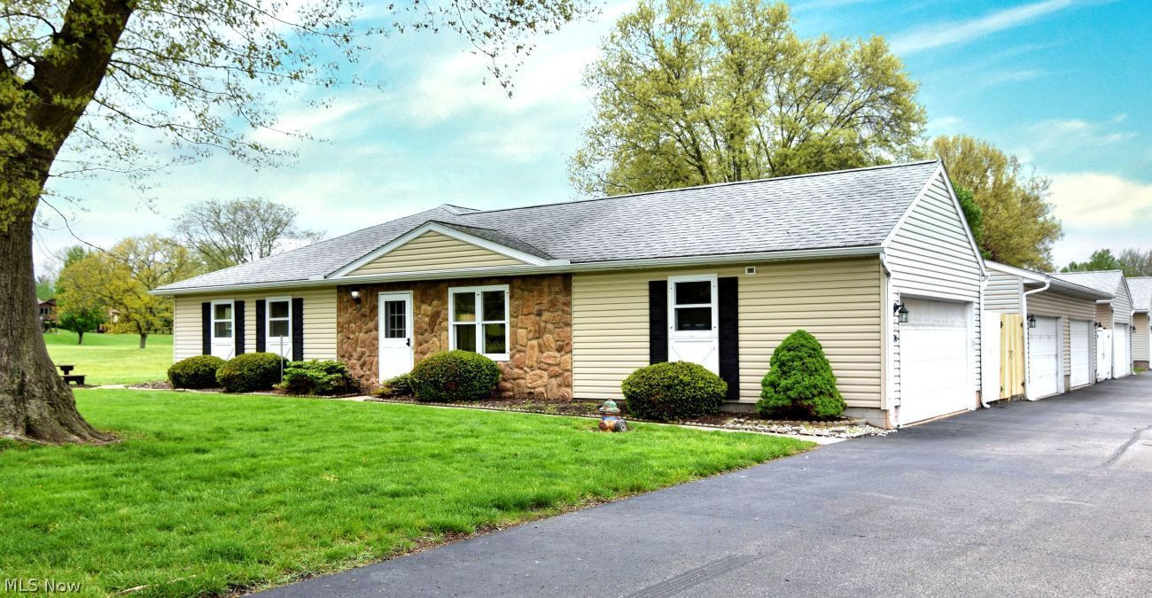 4016 Townhouse Lane Green OH 44685