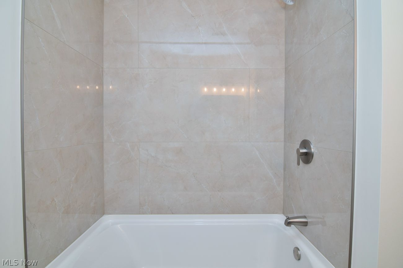4016 Townhouse Lane Green OH 44685