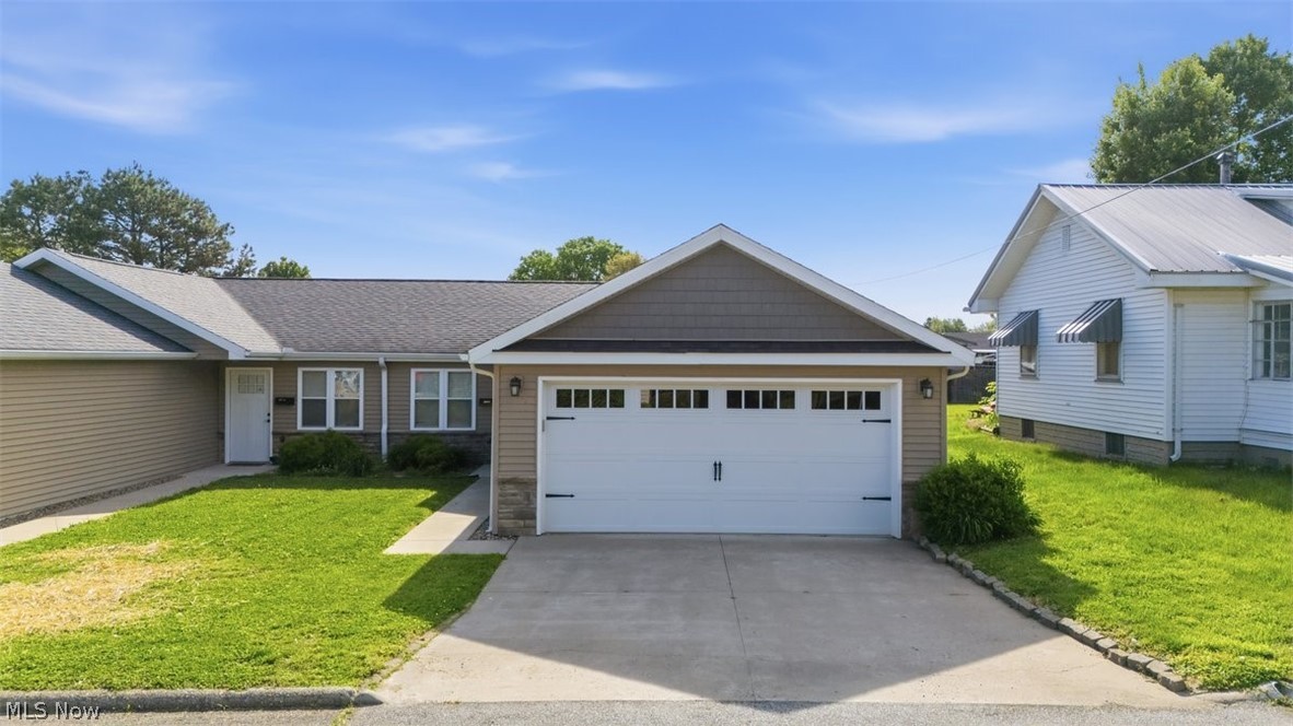416A Elm Street Belpre OH 45714