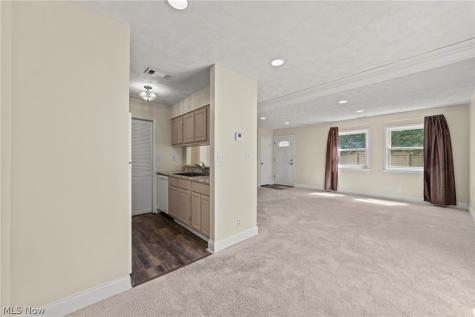 2542 Royal County Down Uniontown OH 44685