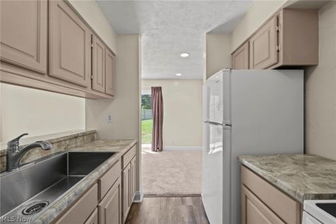 2542 Royal County Down Uniontown OH 44685