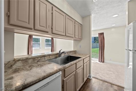2542 Royal County Down Uniontown OH 44685