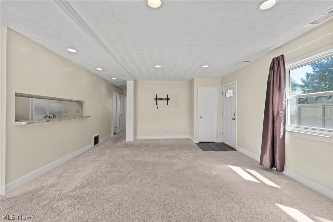 2542 Royal County Down Uniontown OH 44685